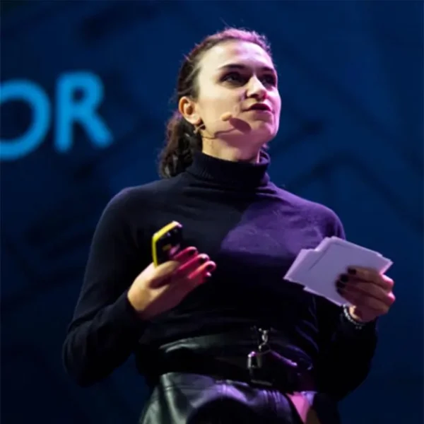 Thais Godinho​